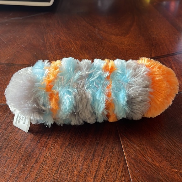 Krewe of Muses 2014 Coozie & 8” Muses plush Mardi Gras throw - Picture 4 of 5